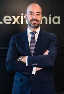 Incorpora a Emilio Hurtado Valiño Como Socio Director